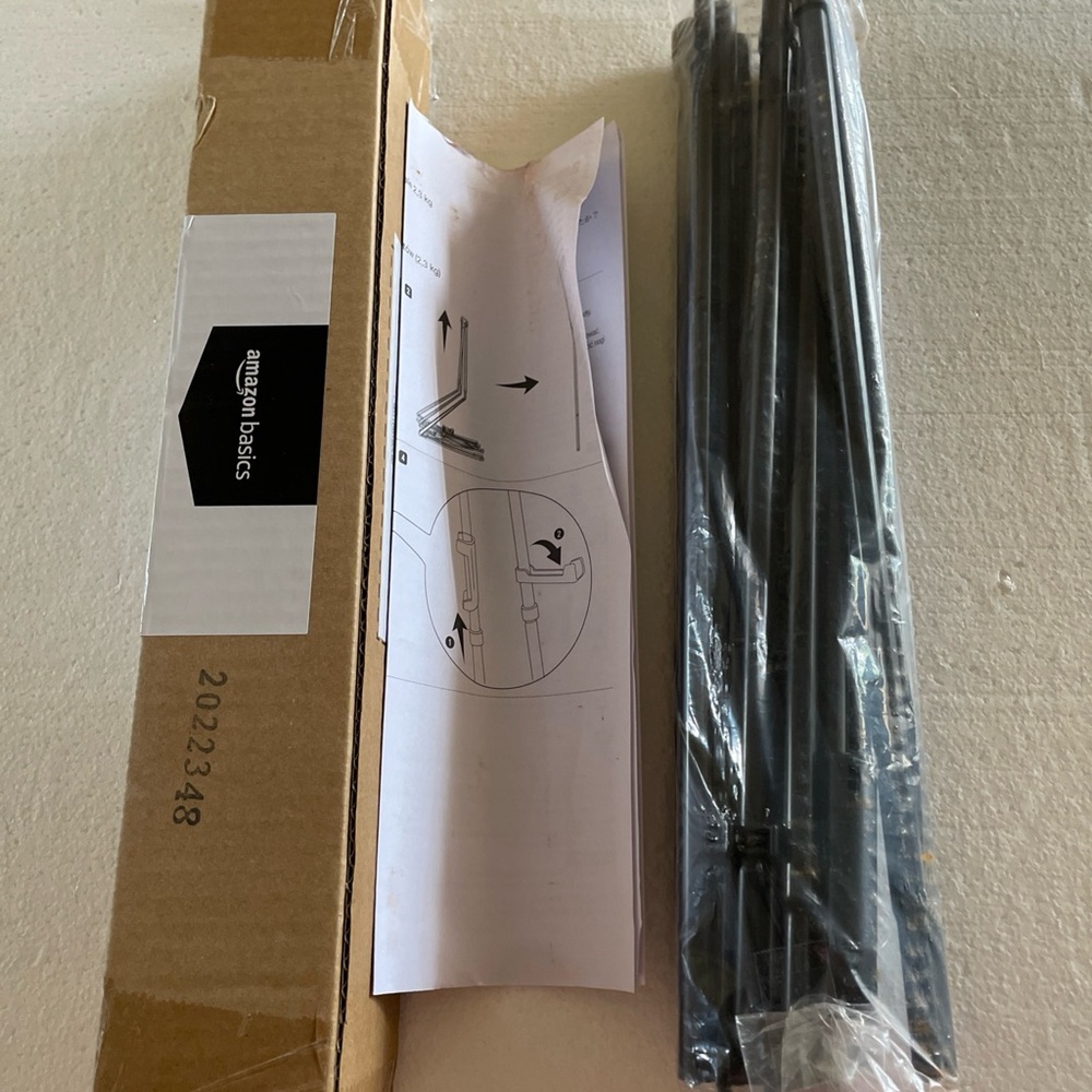 Amazon Basics Easel Stand, Instant Floor Poster, Lightweight/Collapsible (Black)